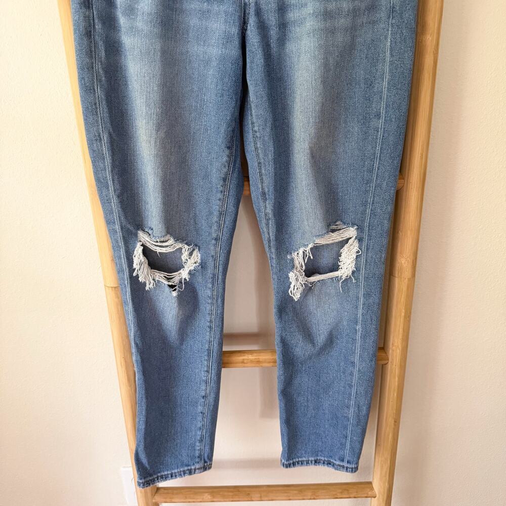 American Eagle Mom Jean Distressed Ripped Medium Wash Jeans Size 6 - Picture 4 of 13
